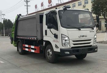 江鈴中卡壓縮式垃圾車(chē)